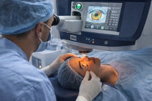 Современные методики лазерной коррекции зрения: от диагностики к восстановлению